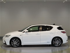 CT200h F SPORT
