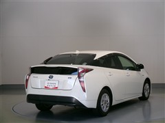 プリウス S セーフティプラス