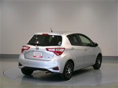 ヴィッツ HEV F セーフティ 3