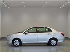 カローラアクシオ X