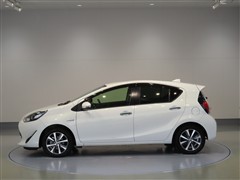 アクア S スタイルブラック