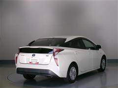 プリウス S セーフティプラス4WD