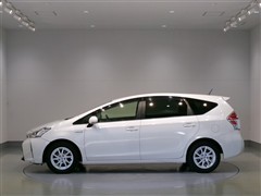 プリウスアルファ S