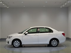 カローラアクシオ X