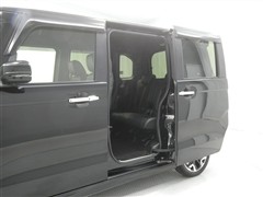 N-BOX カスタムG LターボHS