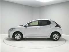 ヤリス ハイブリッド X