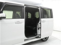 N-BOX カスタムG LターボHS