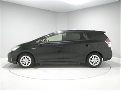 プリウスアルファ S