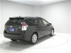 プリウスアルファ S