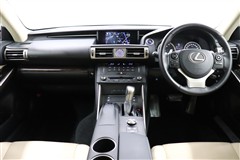 IS300h バージョンL