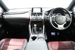 NX200t Fスポーツ