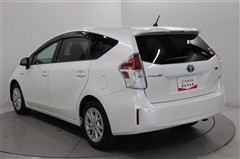 プリウスアルファ S