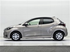 ヤリス ハイブリッド G