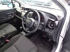 ヴィッツ Fセーフティエディション3