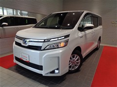トヨタ ヴォクシー ハイブリッド V