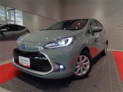 トヨタ　アクア Z