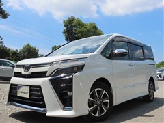 トヨタ ヴォクシー ZSキラメキ2 7ニンノリ