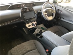 プリウス 4WD S Safety P