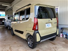 タント 4WD ファンクロス