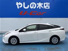 プリウス Sセーフティプラス