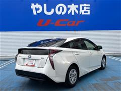 プリウス Sセーフティプラス