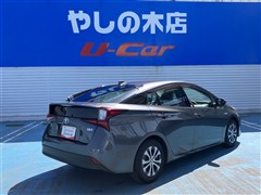 プリウス A