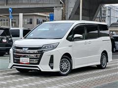 トヨタ　ノア HV Si