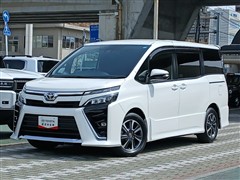 トヨタ　ヴォクシー ZS 8ニン