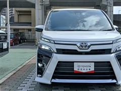 ヴォクシー ZS 8ニン