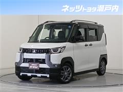 三菱　デリカミニ T プレミアム