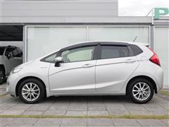 フィット ハイブリッド F