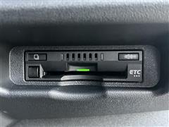 ハイエースバン DX