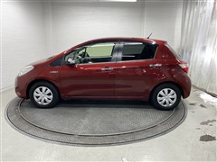 ヴィッツ ハイブリッド ジュエラ