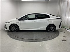 プリウス PHV GRスポーツ