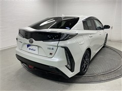 プリウス PHV GRスポーツ