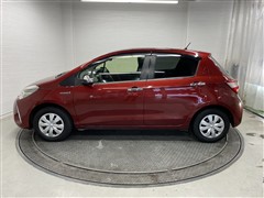 ヴィッツ ハイブリッド ジュエラ