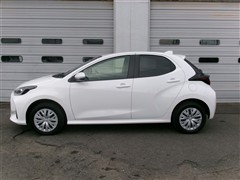 ヤリス ハイブリッド X