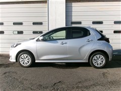 ヤリス ハイブリッド X