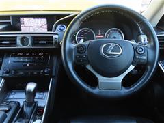 IS300h バージョンL