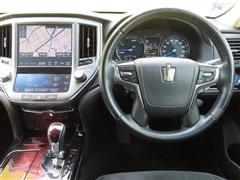 クラウンロイヤル HV ロイヤルサルーン