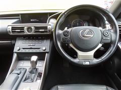 IS200t Fスポーツ