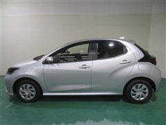 ヤリス ハイブリッド X