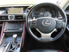 IS300h バージョンL