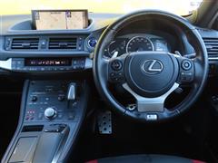 CT200h Fスポーツ