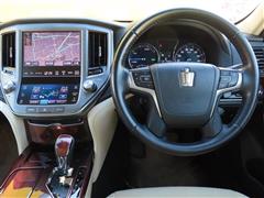 クラウンロイヤル HV ロイヤルサルーン