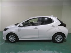 ヤリス ハイブリッド U