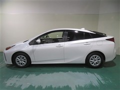 プリウス S セーフティプラス 2