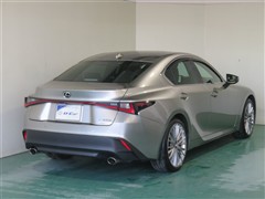 IS300h バージョンL 4WD