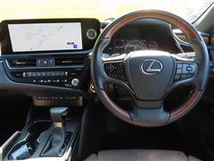 ES300h バージョンL