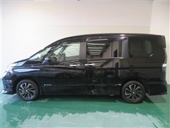 セレナ E-パワーHスターVアーバン